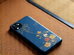 日本の浮世絵風デザインが施されたスマホケース。